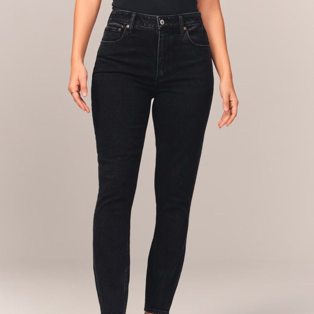 NWOT Abercrombie Curve Love High Rise Skinny Jean 27/4 Extra Long Black